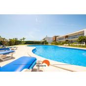 #077 Patâ Village Flat with Pool by Home Holidays