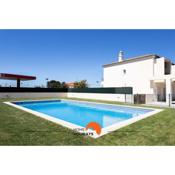 #131 Ruaca House with Pool by Home Holidays
