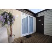 17H Medmerry Park 2 Bedroom Chalet