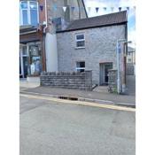 2 bedroom cottage in Porthcawl