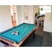 3 Bedroom 2 Bath House By Passionfruitproperties Near Coventry City Centre - Free Wi-fi, Pool Table And Garden - MAC
