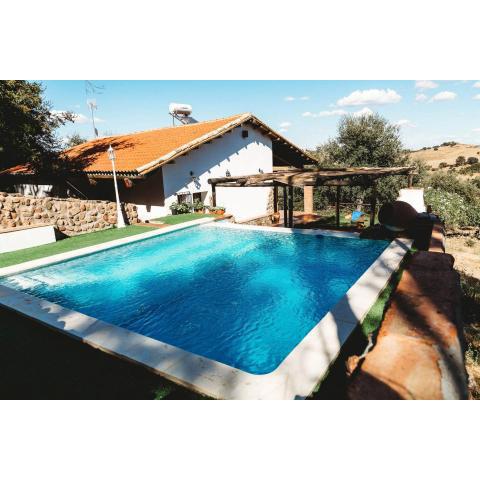 3 bedrooms villa with private pool enclosed garden and wifi at Monesterio