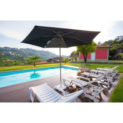 3 bedrooms villa with private pool enclosed garden and wifi at Sobradelo da Goma