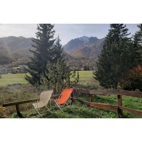 40m with garden and nice view on the valley