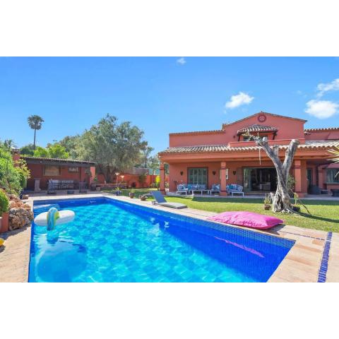 6 bedrooms villa with private pool and enclosed garden at Marbella 1 km away from the beach