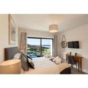 6 Woolacombe- Indoor Pool & 4 min walk to Beach!