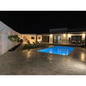 Agradable y cómoda casa con piscina climatizada