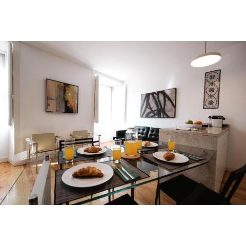 ALTIDO Elegant 2BR Apt nearby tram 28E stop - Portas Sol