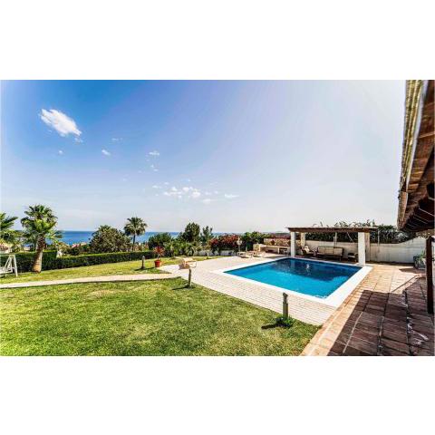 Amazing Home In Estepona With 3 Bedrooms, Wifi And Swimming Pool