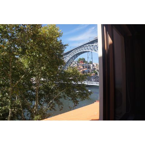 Amazing River Views - Apartment 2 ensuit bedrooms, free parking