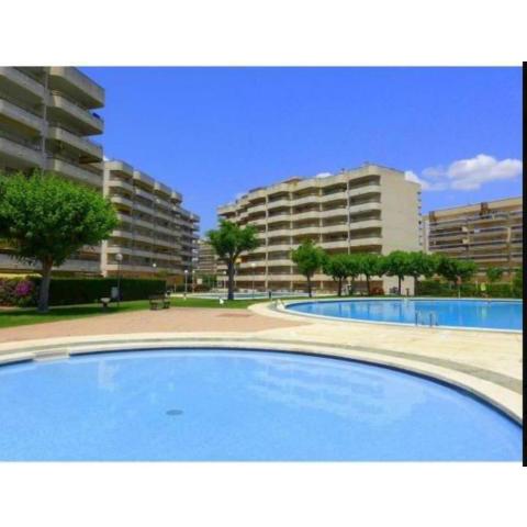 Apartamento en Salou con 3 piscinas junto a Port Aventura