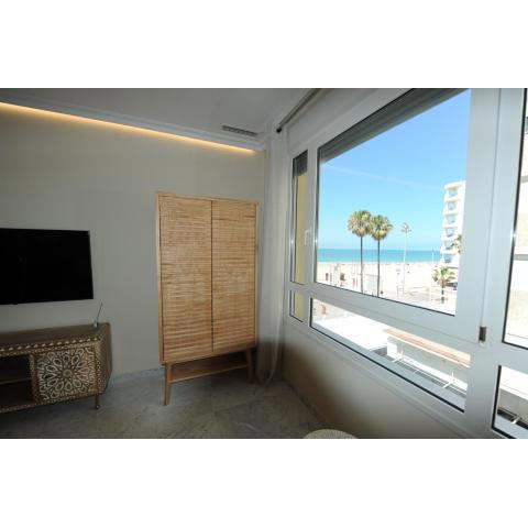 Apartamento reformado con vistas al mar