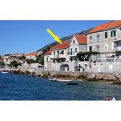 Apartments by the sea Bol, Brac - 4657