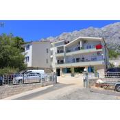 Apartments with a parking space Makarska - 18367