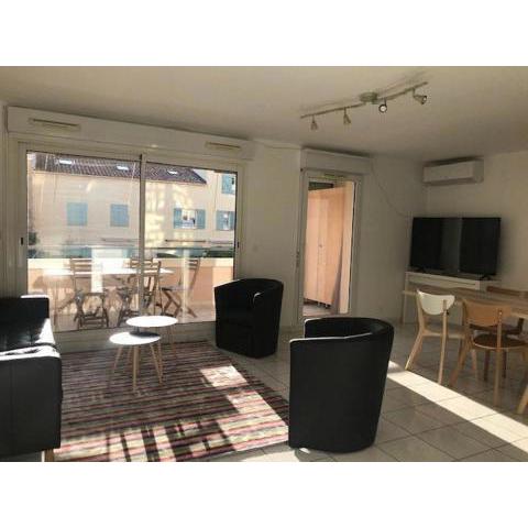 Appartement Le Lavandou, 4 pièces, 6 personnes - FR-1-251-451