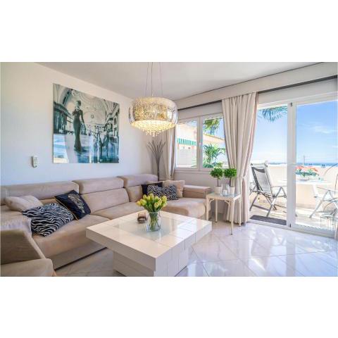 Awesome Apartment In Riviera Del Sol With 2 Bedrooms, Wifi And Swimming Pool