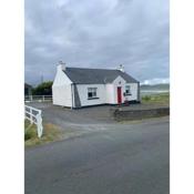 Ballyliffin Quaint Irish Cottage overlooking Malin Coast