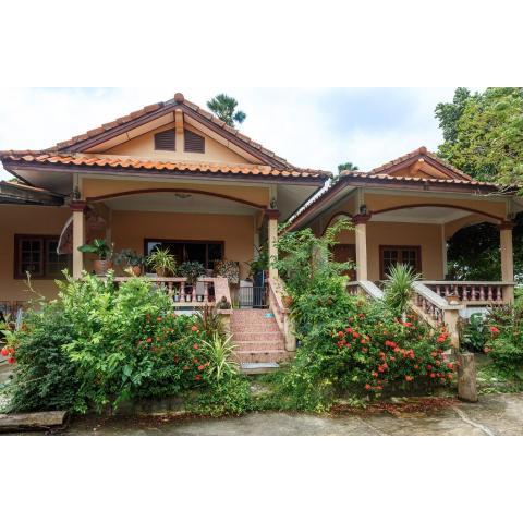 Beachfront bungalow south of Phuket