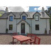 Beautiful Farm House at the foot of Ben More.