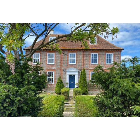 Beautiful Georgian Farmhouse near to beaches