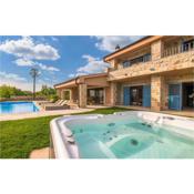 Beautiful home in Linardici with 4 Bedrooms, Jacuzzi and Outdoor swimming pool