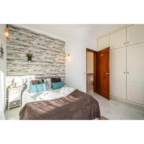 BeGuest Santa Eulália Apartment