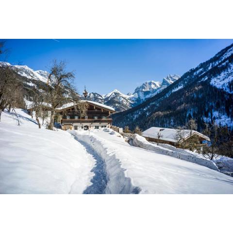 Berg'k'hof Kaisertal - Alpine Hideaway