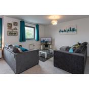 BEST PRICE! Superb city centre apartment, 2 Superkings or 4 singles Smart TV & Sofa bed- FREE SECURE PARKING