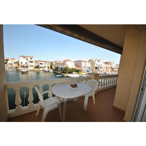 Bonito apartamento con vistas a la marina cerca del centro y playa-321