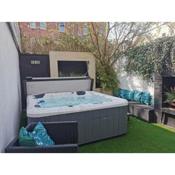 Bournemouth Beach Boutique with Hot Tub - sleeps up to 20