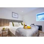 Boutique Apartment - City Centre - Free Parking, Fast Wifi and Smart TV by Yoko Property