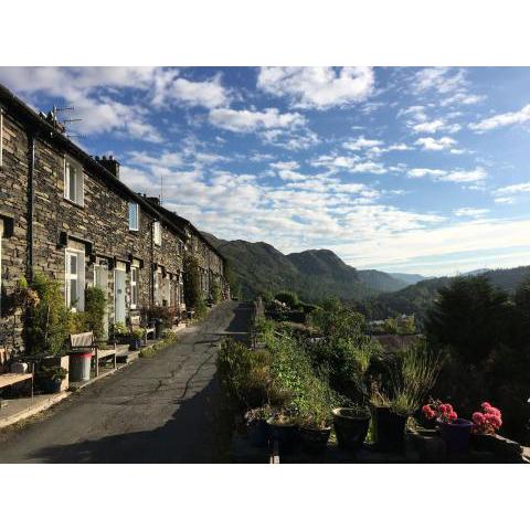 Bramble Cottage with lake views, Coniston