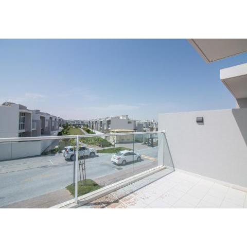 Brand New 3BR Townhouse in DH2 - Fully Equipped