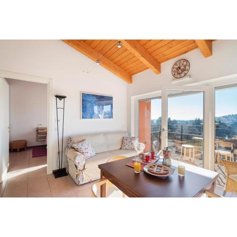 Bright Apartment Como Cavallasca