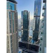 Bright Luxury 2BR Aprt Dubai Marina with Balcony & Free Parking
