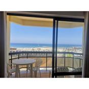 Caparica beach and pool apartment 2 by Caparica Villas