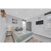 Captivating 1-Bed Studio in West Drayton