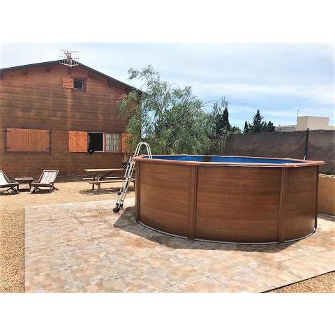 Carmeta - Casa Rural de madera con jardín, piscina privada y barbacoa