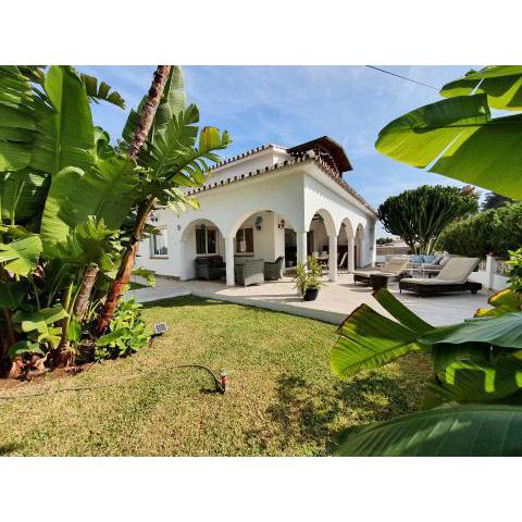 Casa Blue Vista, beachside villa