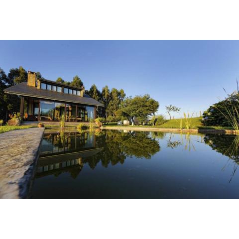 Casa con gran jardín y piscina en Cabarceno