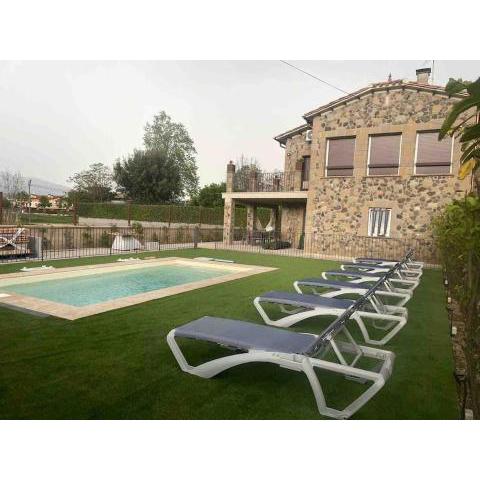 Casa con piscina privada en la Vall d’en Bas