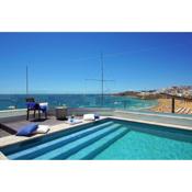 Casa da Bandeira -Perfect Location-Beach front- Rooftop Pool