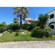 Casa Gondi - Right by Gale Beach - Large lush gardens