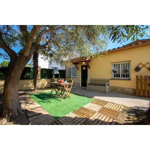 CASITA con jardin, BBQ, wifi, Centro y PLAYA