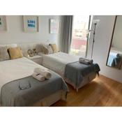 Cativo Flat - Lovely 2 Bed Duplex in Porto