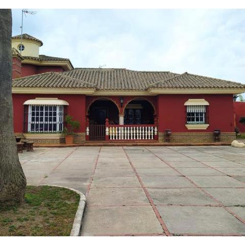 CHALET VACACIONAL a 10 minutos de la playa de La Barrosa