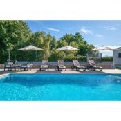 Charmante Villa mit privatem Pool, Klima, Sonnenliegen, Terrasse und Grill
