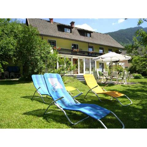 Charming Apartment in Feld am See 100 m from Lake