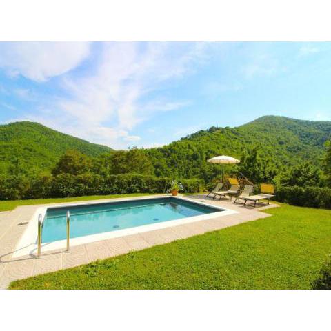 Charming holiday home in Castiglion Fiorentino with pool