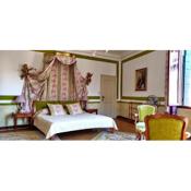 Charming large palazzo in center Venice for up to 9 people